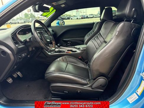 Used 2016 Dodge Challenger SRT Hellcat RWD image 10