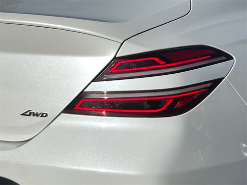 Used 2024 Genesis G70 2.5T image 6