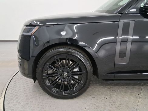New 2025 Land Rover Range Rover SE image 11