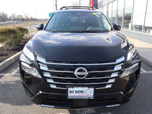 Certified 2025 Nissan Rogue Platinum FWD image 5