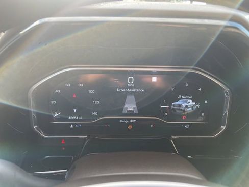 Used 2023 GMC Sierra 1500 SLT image 11