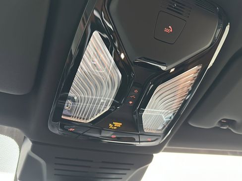 Certified 2025 BMW X5 xDrive40i w/ M Sport Package image 37