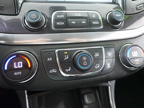 Used 2019 Chevrolet Impala LT image 19