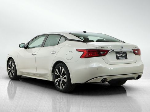 Used 2017 Nissan Maxima Platinum FWD image 3