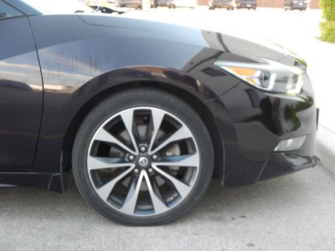 Used 2016 Nissan Maxima SR image 24