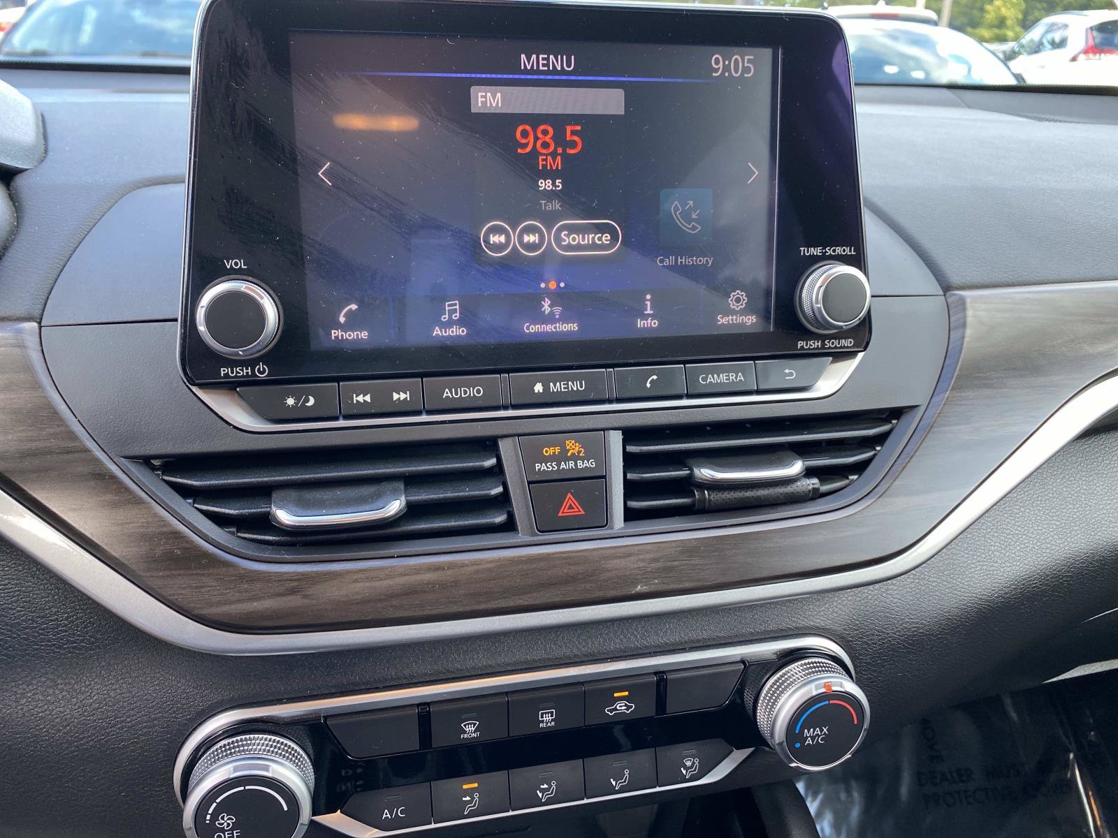 Used 2023 Nissan Altima 2.5 SV AWD/4WD image 12