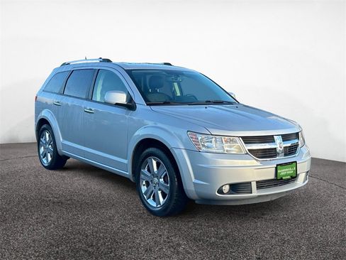 Used 2010 Dodge Journey R/T w/ Navigation & Sound Group I image 7