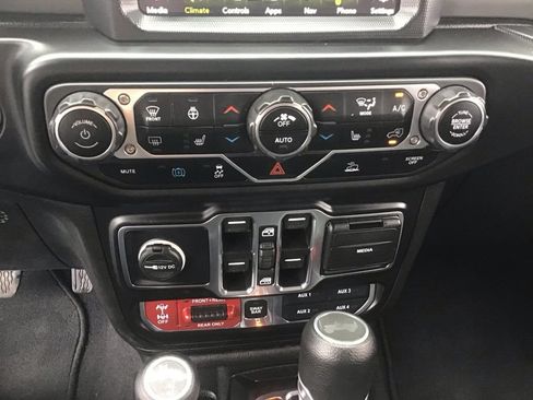 Used 2022 Jeep Wrangler Unlimited Rubicon 4xe w/ Cold Weather Group AWD/4WD image 25
