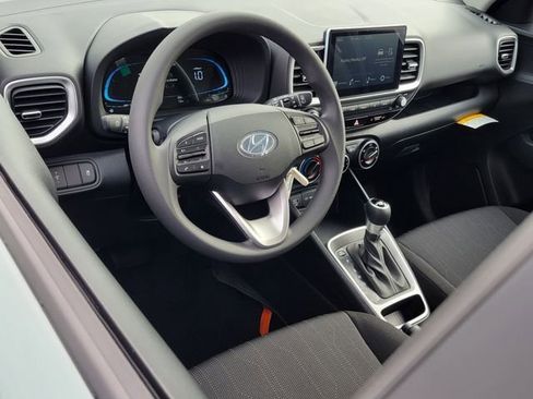 New 2026 Hyundai Venue SE image 3