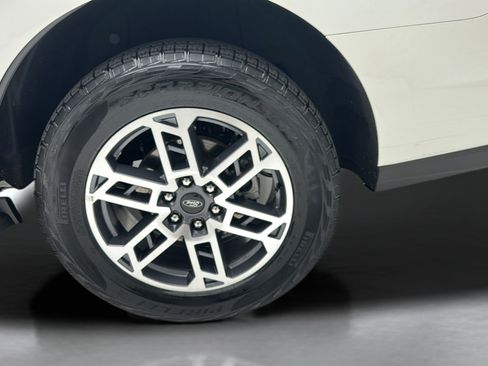 Used 2025 Ford Expedition Active AWD/4WD image 10