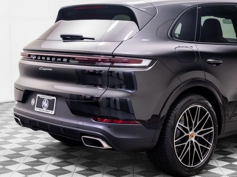 New 2026 Porsche Cayenne AWD/4WD image 31