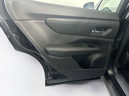 Used 2023 Nissan Ariya FWD image 27