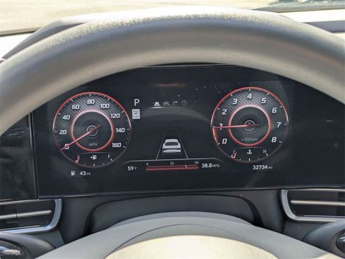 Used 2024 Hyundai Elantra SEL image 21