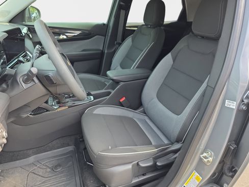 Used 2025 Chevrolet TrailBlazer LT w/ Driver Confidence Package FWD image 12