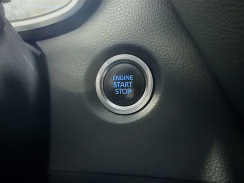 Used 2020 Toyota Corolla SE w/ Carpet Mat Package image 21