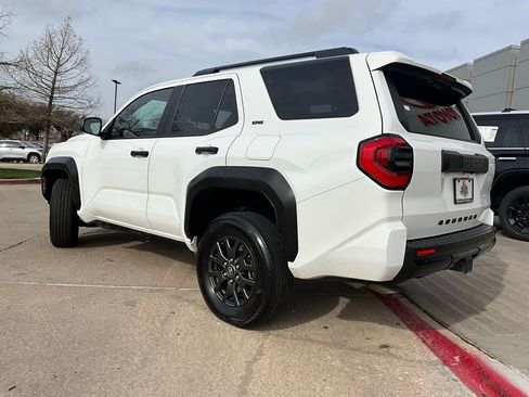 Used 2025 Toyota 4Runner SR5 image 8