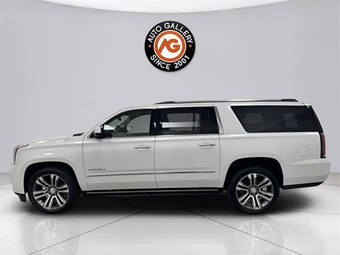 Used 2018 GMC Yukon XL Denali w/ Denali Ultimate Package image 4