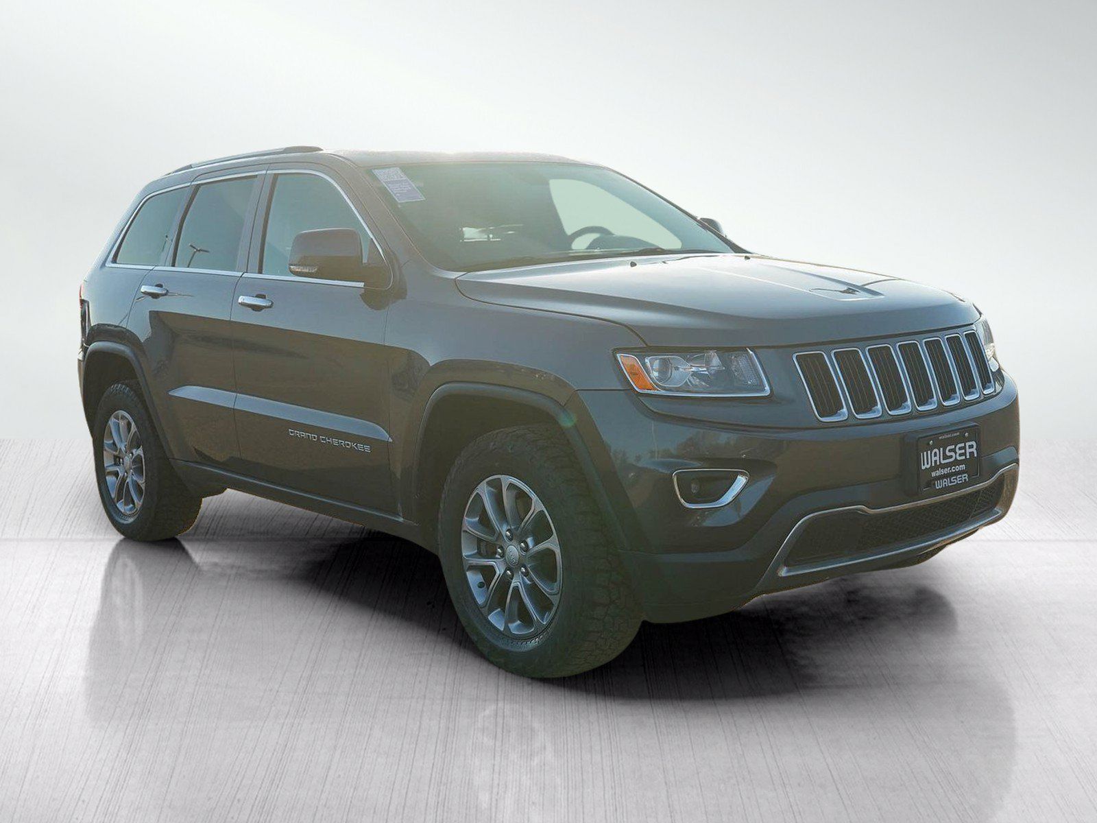 Used 2014 Jeep Grand Cherokee Limited w/ Trailer Tow Group IV AWD/4WD image 7