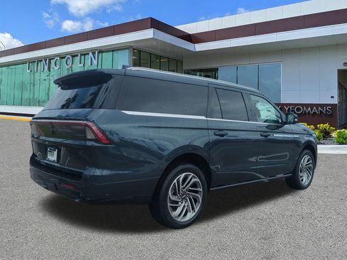 New 2025 Lincoln Navigator L Reserve AWD/4WD image 4