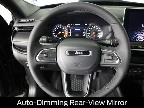 Used 2024 Jeep Compass Latitude w/ Convenience Group AWD/4WD image 41