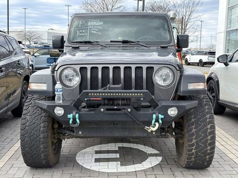 Used 2019 Jeep Wrangler Unlimited Sport S image 2