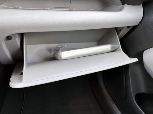 Used 2020 Hyundai Venue SEL FWD image 28