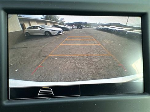 Used 2022 Chevrolet Equinox LS w/ LS Convenience Package image 12