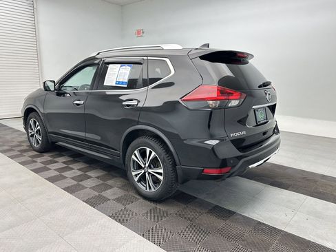 Used 2019 Nissan Rogue SV w/ Sun & Sound Touring Package AWD/4WD image 3