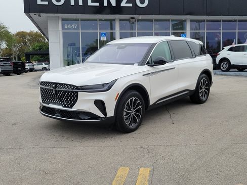 Used 2024 Lincoln Nautilus Premier image 1