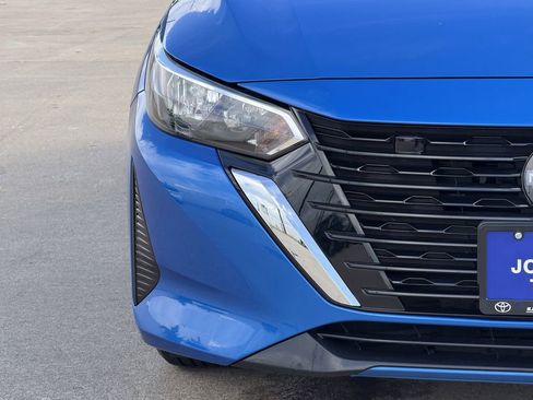 Used 2025 Nissan Sentra SV FWD image 5