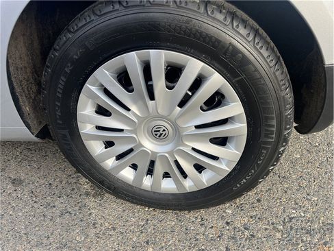 Used 2009 Volkswagen Rabbit S image 9