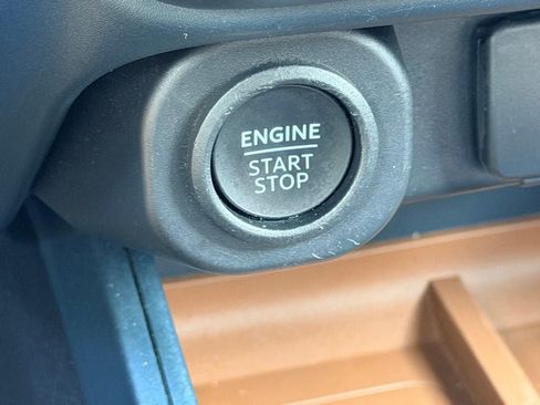 Certified 2022 Ford Maverick Lariat w/ Lariat Luxury Package AWD/4WD image 33
