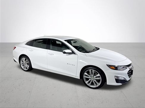 Used 2022 Chevrolet Malibu LT FWD image 4