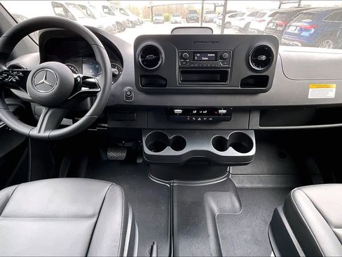 New 2025 Mercedes-Benz Sprinter 2500 image 8