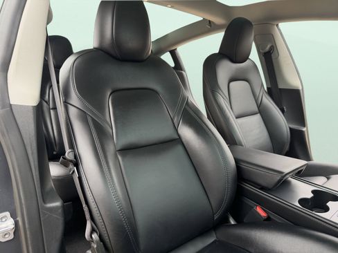 Used 2023 Tesla Model 3 Standard Range image 28