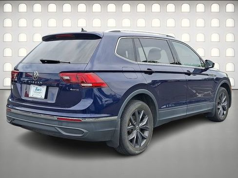 Used 2022 Volkswagen Tiguan SE w/ Panoramic Sunroof Package AWD/4WD image 7