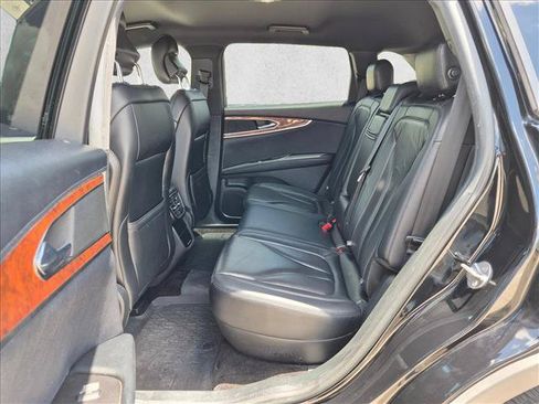 Used 2018 Lincoln MKX Select w/ Select Plus Package FWD image 19