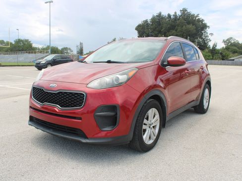 Used 2017 Kia Sportage LX w/ LX Popular Package FWD image 2