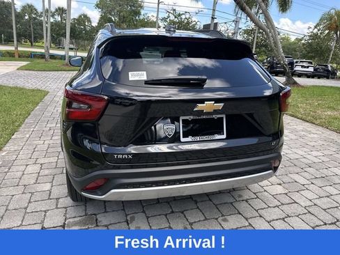 Used 2024 Chevrolet Trax LT FWD image 34