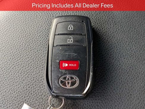 Certified 2025 Toyota Tacoma SR5 AWD/4WD image 30