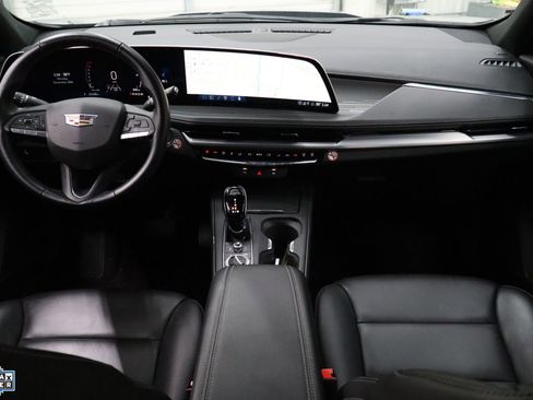 Used 2025 Cadillac XT4 Premium Luxury image 29
