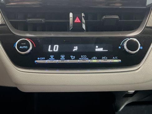 Used 2022 Toyota Corolla LE w/ Carpet Mat Package (TMS) FWD image 11