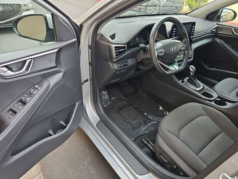 Used 2020 Hyundai Ioniq SEL FWD image 10