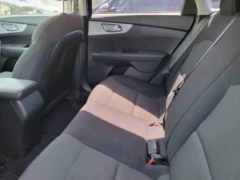 Certified 2022 Kia Forte LXS FWD image 8