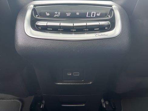 Used 2020 Cadillac XT6 Premium Luxury FWD image 33