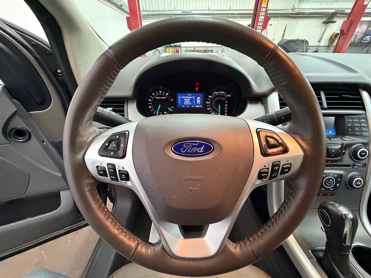 Used 2013 Ford Edge SEL FWD image 17