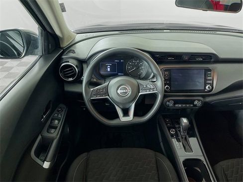 Used 2022 Nissan Kicks SV image 21