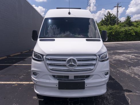 Used 2023 Mercedes-Benz Sprinter 3500 image 12