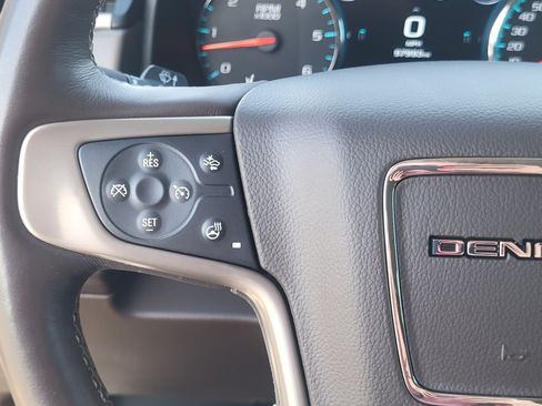 Used 2018 GMC Yukon Denali AWD/4WD image 14