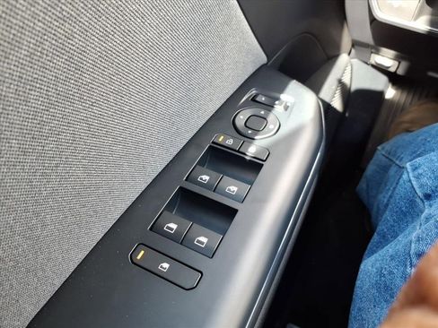 New 2025 Kia K4 EX image 12